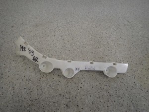 MAZDA 2 II DE 07- ŚLIZG ZDERZAKA TYLNY PRAWY 2/7 MINIATURA