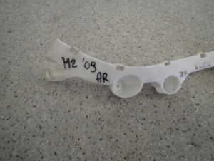 MAZDA 2 II DE 07- ŚLIZG ZDERZAKA TYLNY PRAWY 3/7 MINIATURA