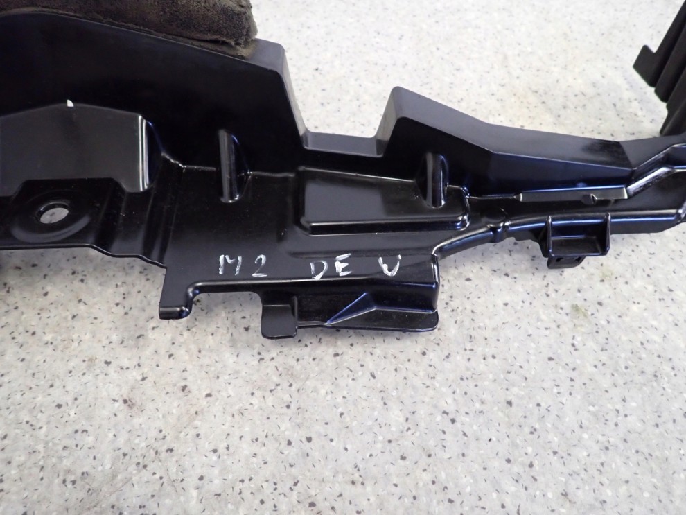 MAZDA 2 MAZDA2 II DE 1.4D 08- OSŁONA ZAMKA MASKI PASA PRZEDNIEGO PLASTIK 6/7