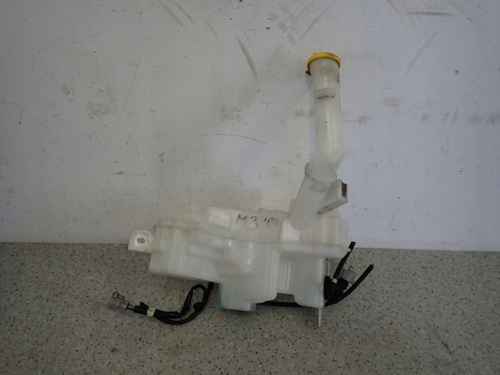 MAZDA 3 BK MAZDA 5 CR 03- ZBIORNICZEK PŁYNU DO SPRYSKIWACZY POMPKI 5/8