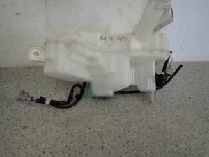 MAZDA 3 BK MAZDA 5 CR 03- ZBIORNICZEK PŁYNU DO SPRYSKIWACZY POMPKI 6/8 MINIATURA