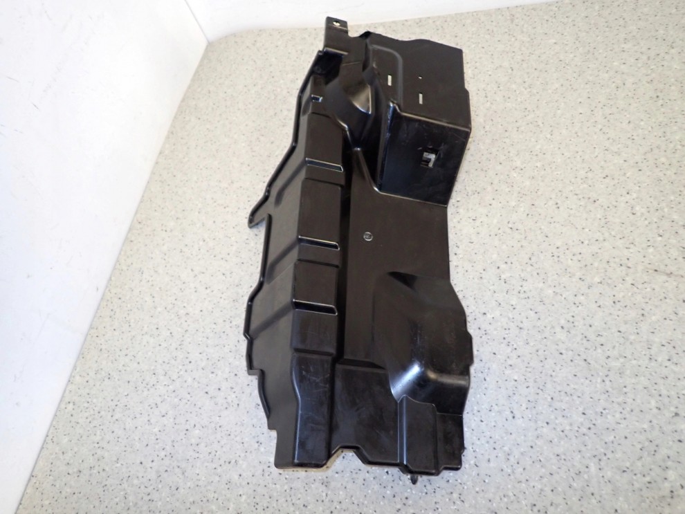 SUZUKI SPLASH 08-14 OSŁONA CHŁODNICY KIEROWNICA POWIETRZA 72393-51K 1/6