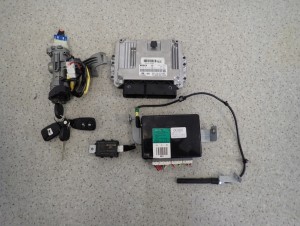 HYUNDAI TUCSON 2.0 CRDI 04-10 ZESTAW STARTOWY STACYJKA KOMPUTER 1/8 MINIATURA