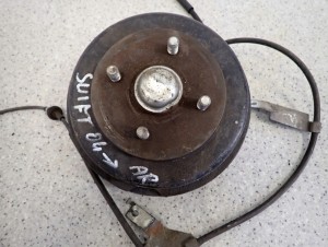 SUZUKI SWIFT JP JS 04-09 PIASTA BĘBEN HAMULCOWY TYLNY PRAWY 3/6 MINIATURA