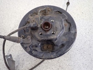 SUZUKI SWIFT JP JS 04-09 PIASTA BĘBEN HAMULCOWY TYLNY PRAWY 5/6 MINIATURA