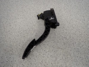 KIA PICANTO 04-11 PEDAŁ GAZU POTENCJOMETR CRDI 1/5 MINIATURA