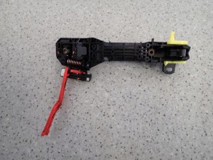 TOYOTA VERSO 09-13 KLAMKA DRZWI TYLNA PRAWA 1G3 7/7 MINIATURA