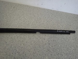 TOYOTA VERSO 09-13 LISTWA ZGARNIAJĄCA SZYBY TYLNA PRAWA 3/8 MINIATURA