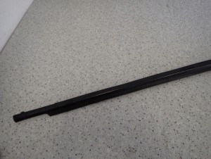 TOYOTA VERSO 09-13 LISTWA ZGARNIAJĄCA SZYBY TYLNA PRAWA 4/8 MINIATURA