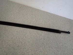 TOYOTA VERSO 09-13 LISTWA ZGARNIAJĄCA SZYBY TYLNA PRAWA 8/8 MINIATURA