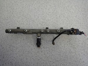 HYUNDAI TUCSON KIA SPORTAGE II 2.0 CRDI 113KM 04- LISTWA WTRYSKOWA 6/6 MINIATURA