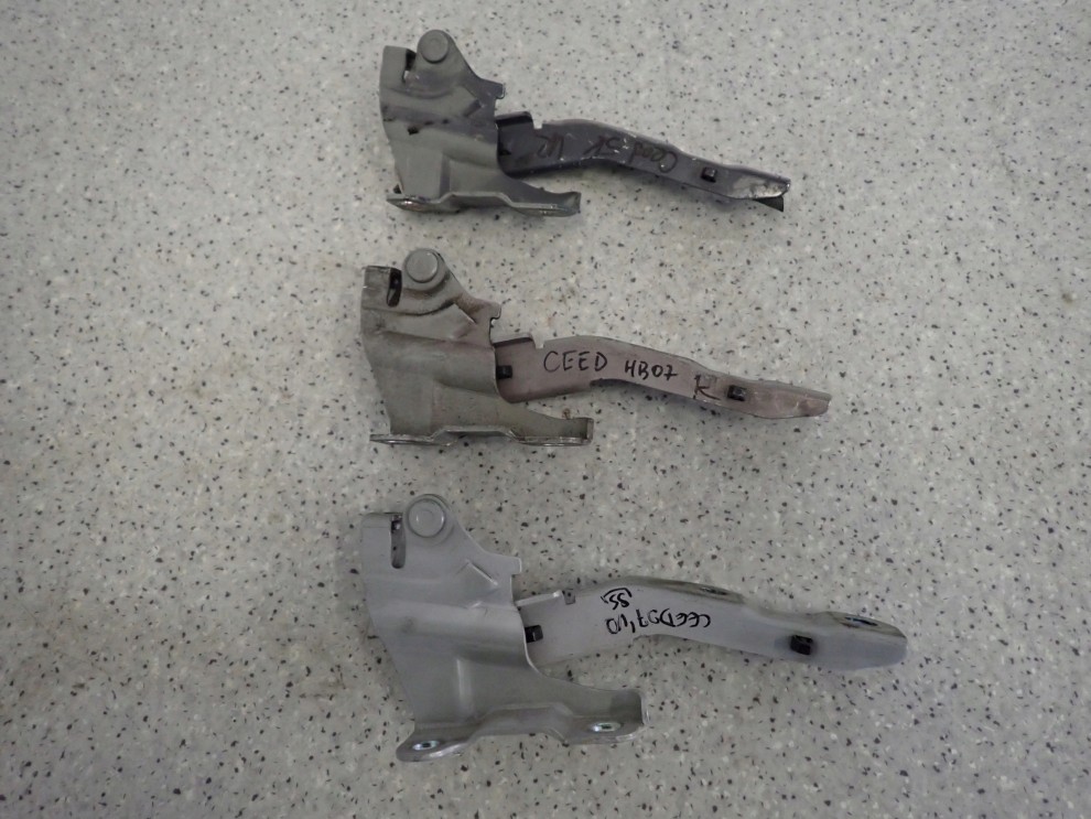 KIA CEED HATCHBACK KOMBI 07-12 ZAWIAS MASKI PRAWY 1/8