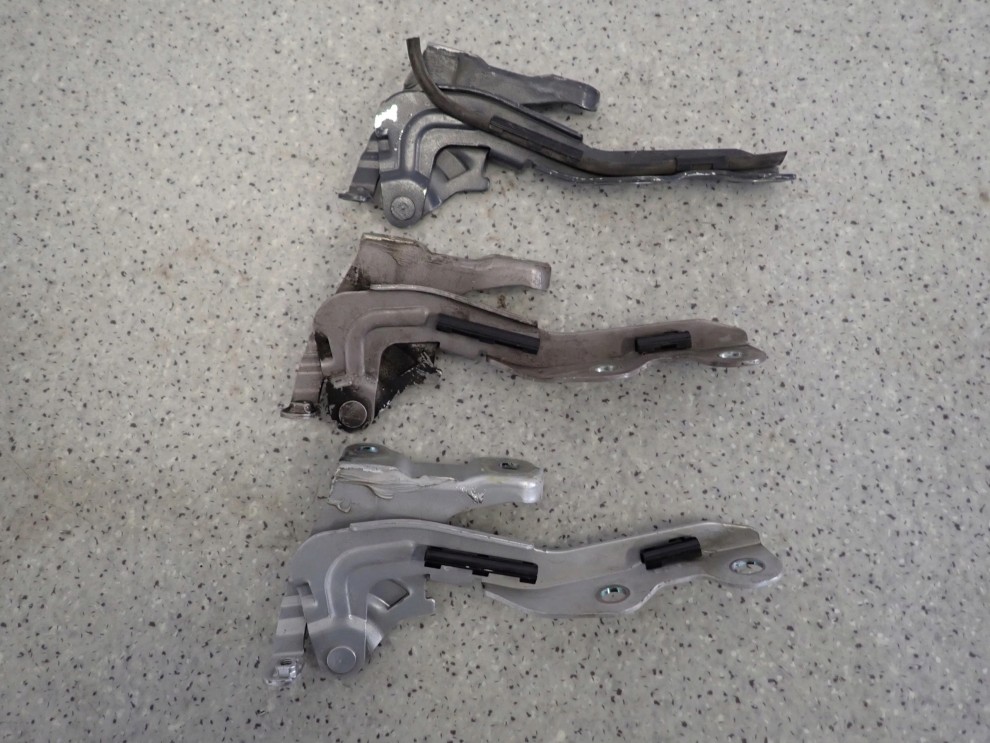 KIA CEED HATCHBACK KOMBI 07-12 ZAWIAS MASKI PRAWY 5/8