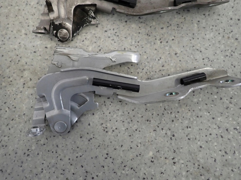 KIA CEED HATCHBACK KOMBI 07-12 ZAWIAS MASKI PRAWY 6/8