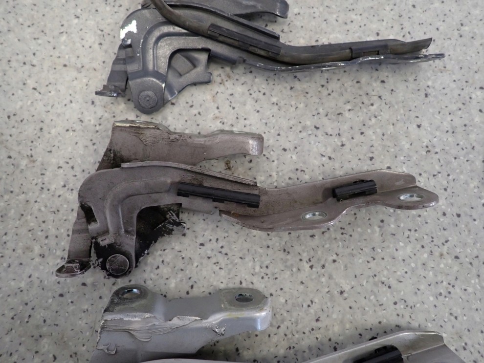 KIA CEED HATCHBACK KOMBI 07-12 ZAWIAS MASKI PRAWY 7/8