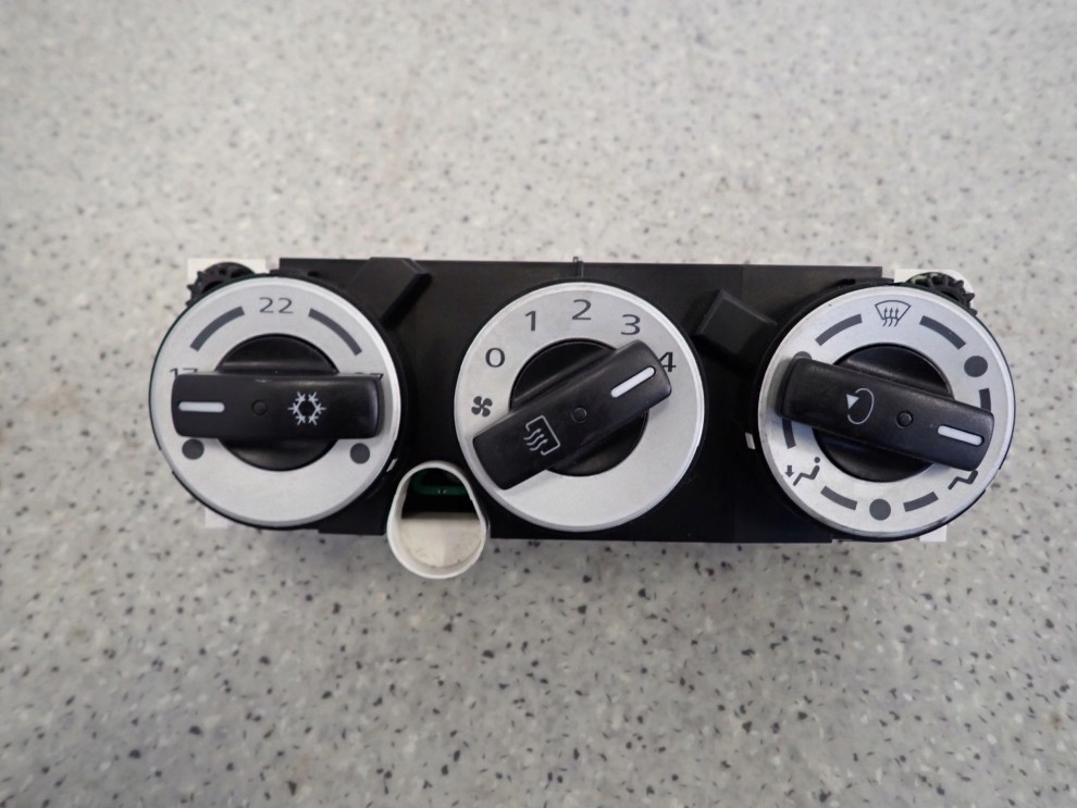 MITSUBISHI COLT 09-12 PANEL STEROWANIA NAWIEWEM 2/4