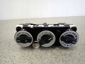 MITSUBISHI COLT 09-12 PANEL STEROWANIA NAWIEWEM 1/4 MINIATURA