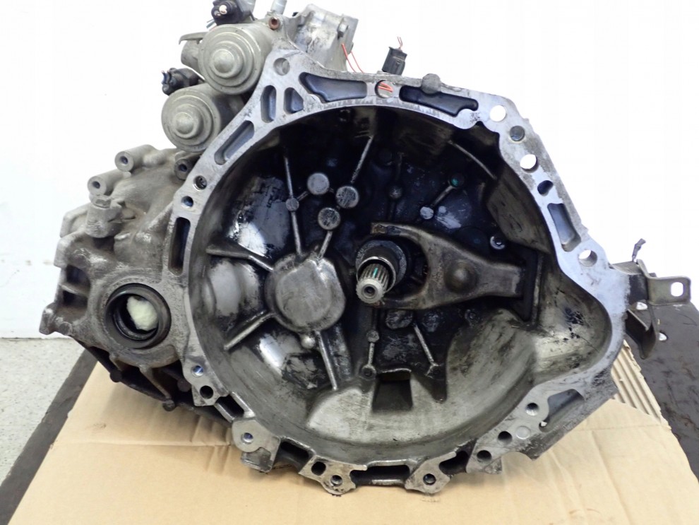 TOYOTA COROLLA E12 1.4 D4D 04- SKRZYNIA BIEGÓW PÓŁ-AUTOMAT 2/11