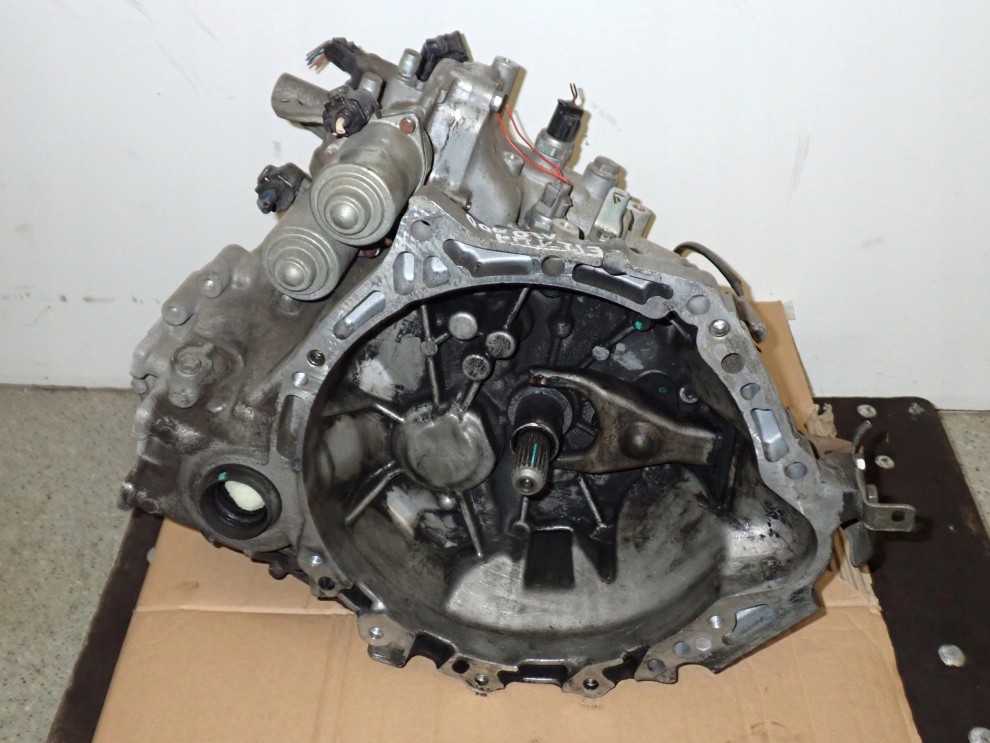 TOYOTA COROLLA E12 1.4 D4D 04- SKRZYNIA BIEGÓW PÓŁ-AUTOMAT 3/11