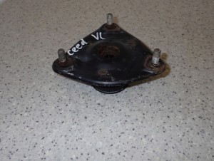 KIA CEED 06-12 MOCOWANIE GÓRNE AMORTYZATORA CZAPKA MCPHERSONA PRZÓD 9/11 MINIATURA