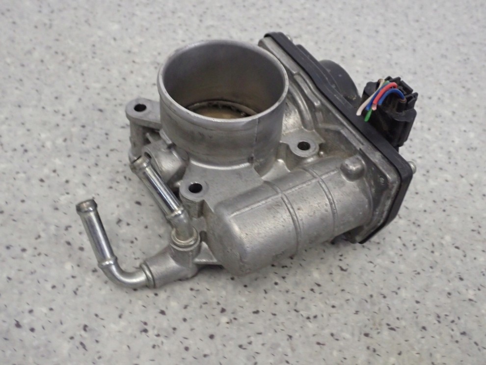 NISSAN MICRA K13 1,2i 10- PRZEPUSTNICA POWIETRZA RME50-16 6/10