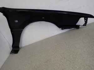 MITSUBISHI GALANT 88-92 BŁOTNIK PRZEDNI LEWY 10/13 MINIATURA