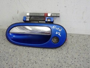 NISSAN ALMERA N16 00- KLAMKA PRZEDNIA LEWA 4/8 MINIATURA