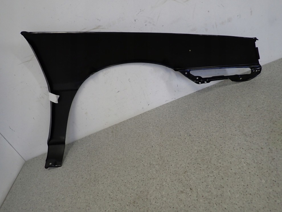 MITSUBISHI COLT LANCER 84-86 BŁOTNIK PRZEDNI LEWY 13/15