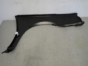 MITSUBISHI COLT LANCER 84-86 BŁOTNIK PRZEDNI LEWY 9/15 MINIATURA