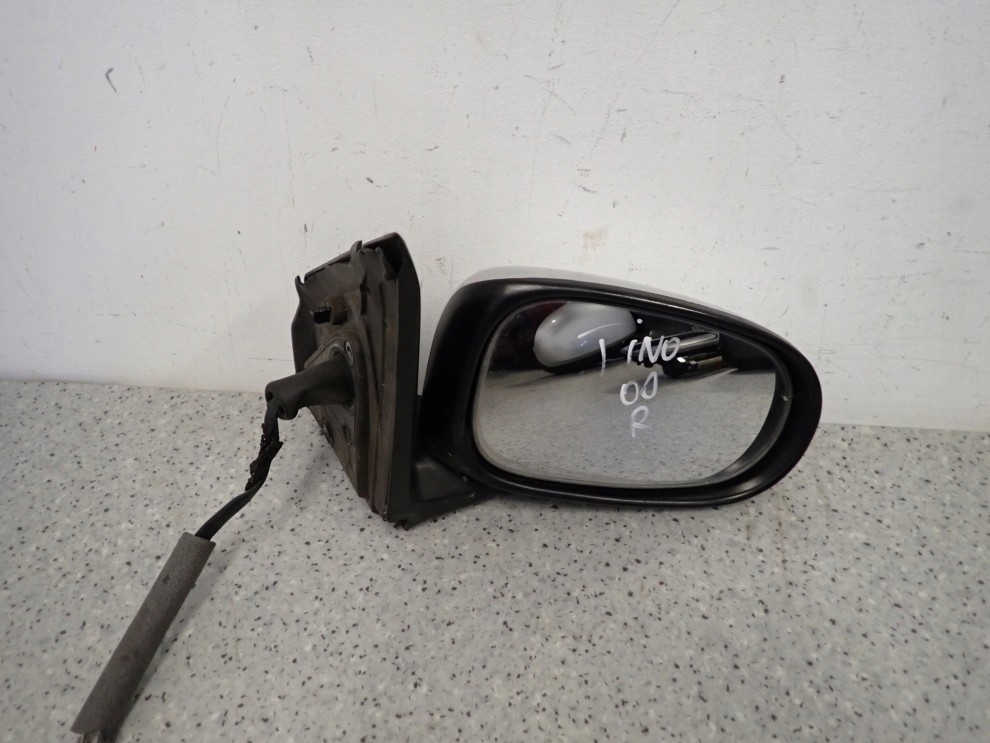 ALMERA TINO 00-06 LUSTERKO LEWE 3 PINY KY5 1/11