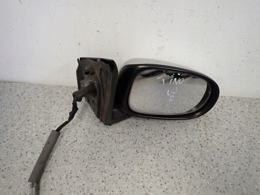 ALMERA TINO 00-06 LUSTERKO LEWE 3 PINY KY5 2/11