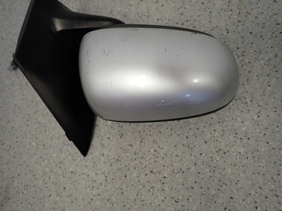 ALMERA TINO 00-06 LUSTERKO LEWE 3 PINY KY5 6/11