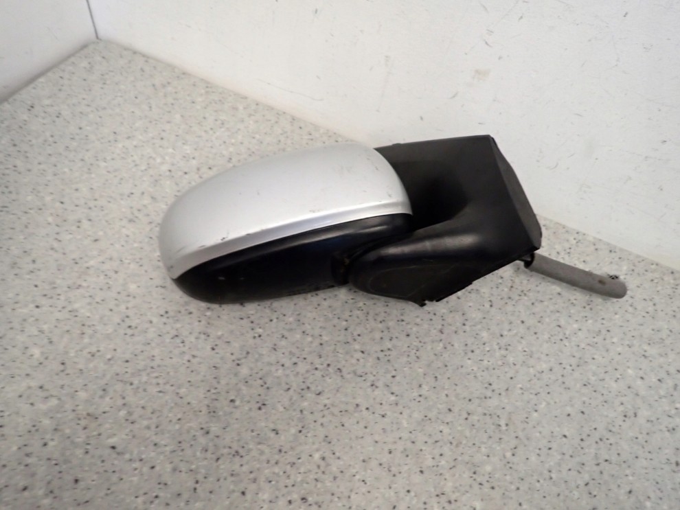 ALMERA TINO 00-06 LUSTERKO LEWE 3 PINY KY5 10/11