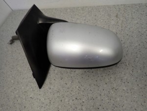 ALMERA TINO 00-06 LUSTERKO LEWE 3 PINY KY5 5/11 MINIATURA