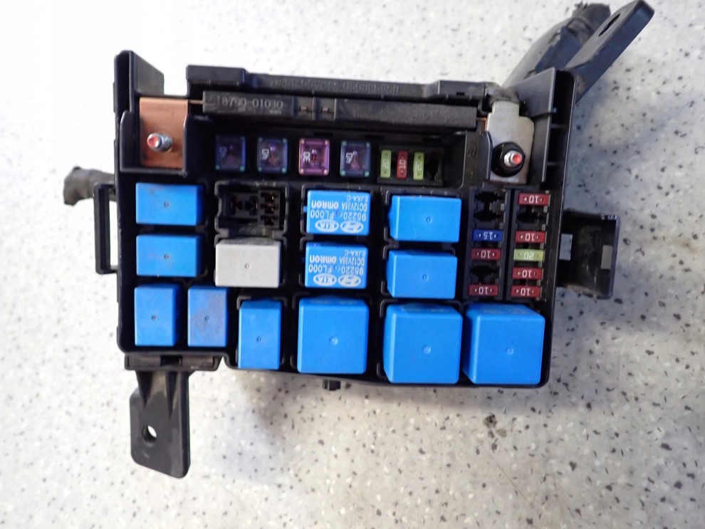 KIA VENGA 09- HYUNDAI IX20 1.4I SKRZYNKA BEZPIECZNIKÓW PUSZKA ELEKTRYCZNA 6/7