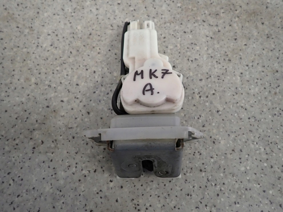 SUZUKI SWIFT MK7 10-16 ZAMEK KLAPY BAGAŻNIKA 1/4