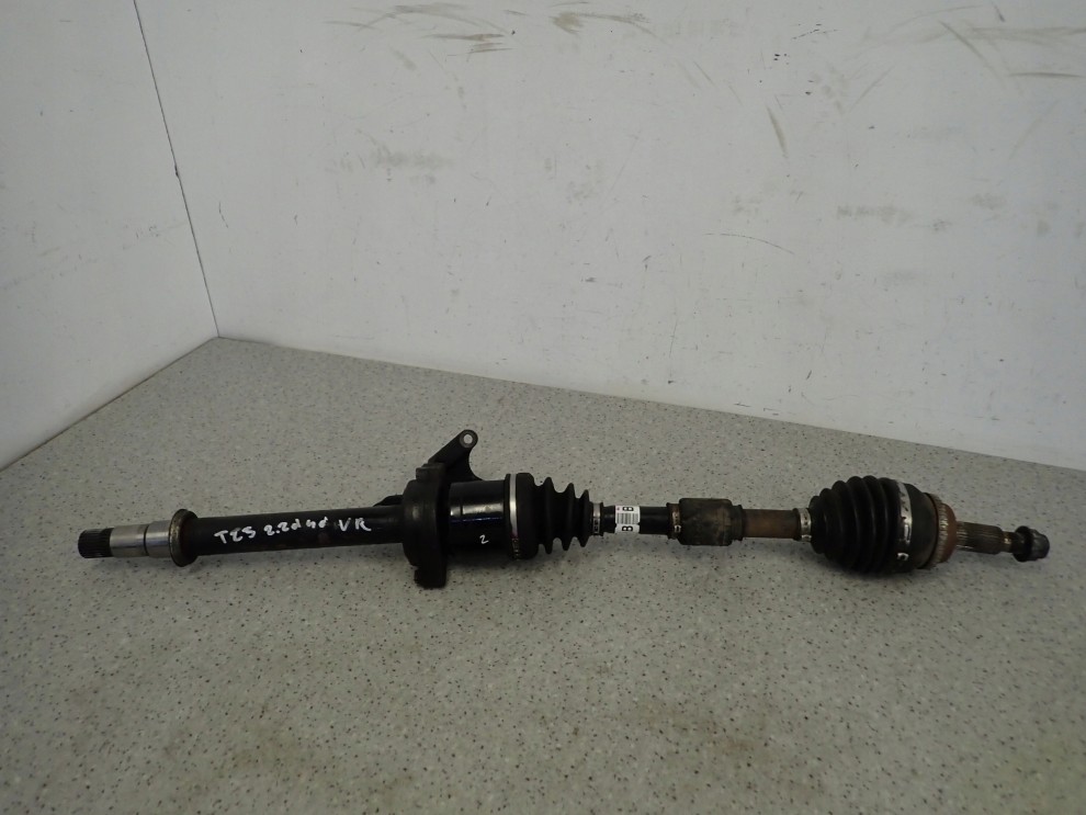 TOYOTA AVENSIS T25 2.2 D4D 03-08 PÓŁOŚ PRZEDNIA LEWA 1/7