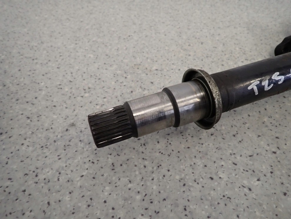 TOYOTA AVENSIS T25 2.2 D4D 03-08 PÓŁOŚ PRZEDNIA LEWA 2/7