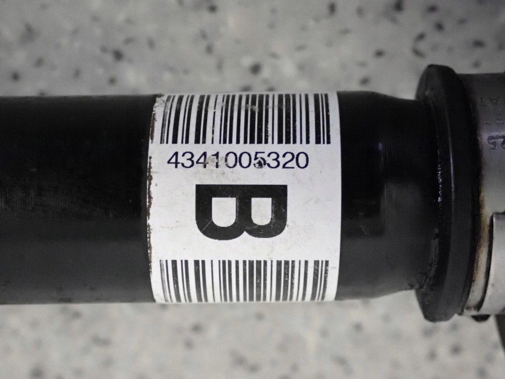 TOYOTA AVENSIS T25 2.2 D4D 03-08 PÓŁOŚ PRZEDNIA LEWA 4/7