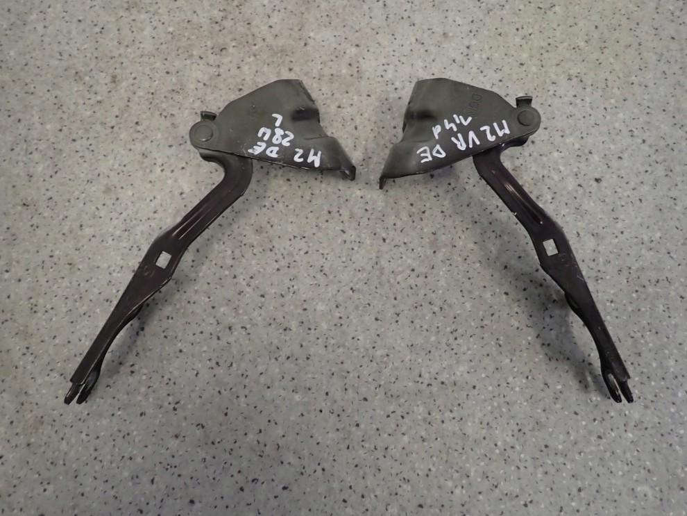 MAZDA 2 II DE 07- ZAWIAS MASKI LEWY LUB PRAWY 2/4