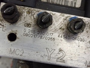 TOYOTA VERSO 2.0 D4D 09- POMPA ABS STEROWNIK 4/7 MINIATURA