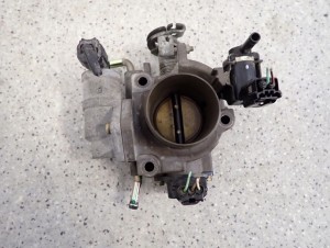 MAZDA3 MAZDA 3 1.6i 03-08 PRZEPUSTNICA POWIETRZA 3/5 MINIATURA