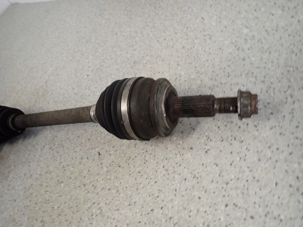 TOYOTA VERSO 2.0 D4D 09- PÓŁOŚ PRZEDNIA PRAWA DŁUGA Z PODPORĄ 8/9