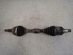 TOYOTA VERSO 2.0 D4D 09- PÓŁOŚ PRZEDNIA LEWA