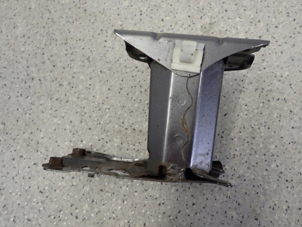 TOYOTA VERSO 09-13 WSPORNIK ZDERZAKA TYLNY PRAWY 6/7