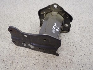 TOYOTA VERSO 09-13 WSPORNIK ZDERZAKA TYLNY LEWY 1/6 MINIATURA