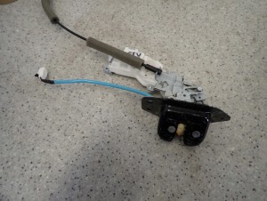 NISSAN MICRA K13 10- ZAMEK KLAPY BAGAŻNIKA 7/7 MINIATURA