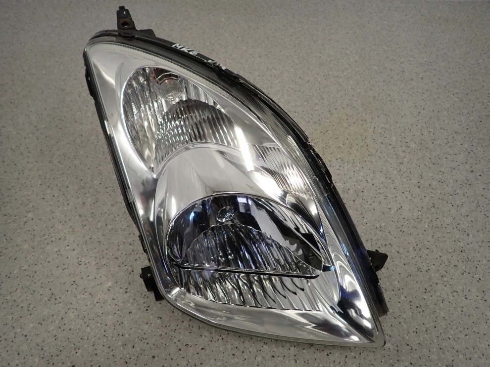 SUZUKI SWIFT 05-09 REFLEKTOR PRZEDNI PRAWY LAMPA PRZEDNIA 1/8