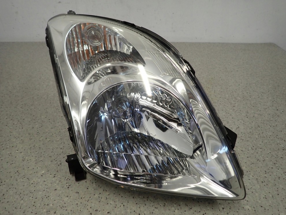SUZUKI SWIFT 05-09 REFLEKTOR PRZEDNI PRAWY LAMPA PRZEDNIA 2/8