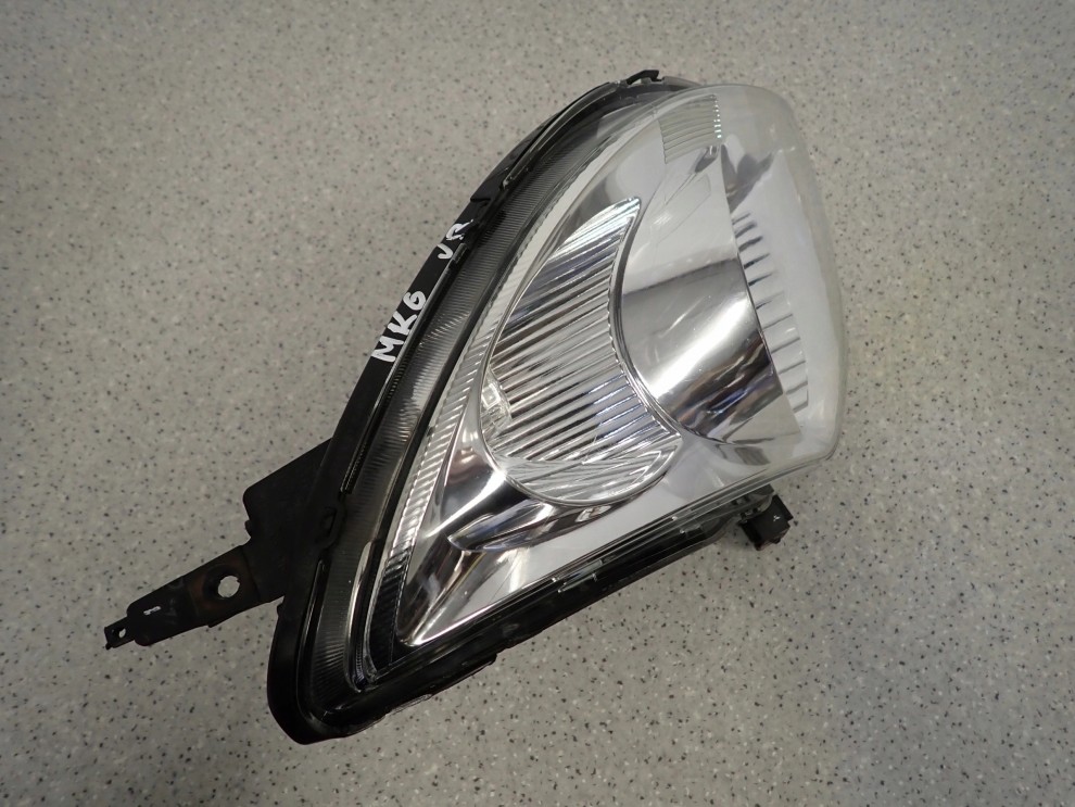 SUZUKI SWIFT 05-09 REFLEKTOR PRZEDNI PRAWY LAMPA PRZEDNIA 5/8